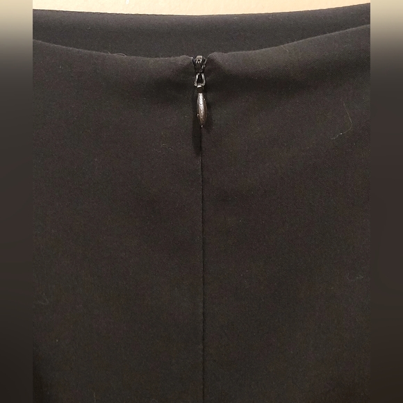 LE CHATEAU - Wool Blend Pencil Skirt wiith Peplum Detail - Picture 4 of 7